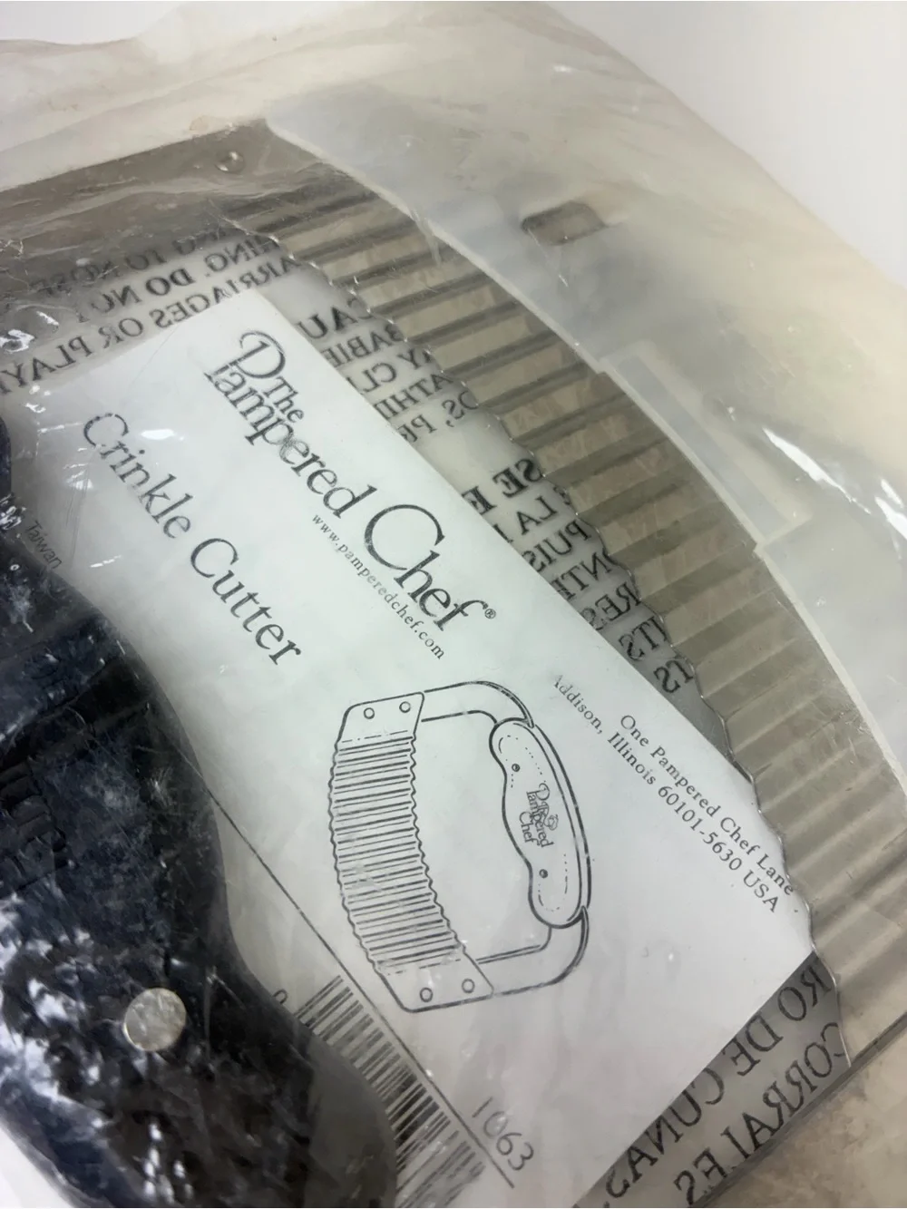 New The Pampered Chef Crinkle Cutter